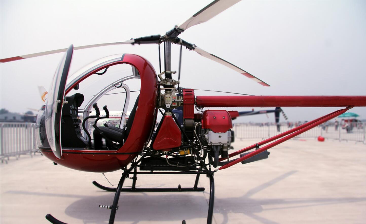 小型直升机图片